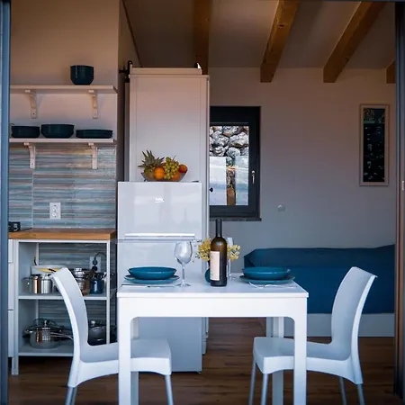 Apartment Kuca Od Sveti Jakov